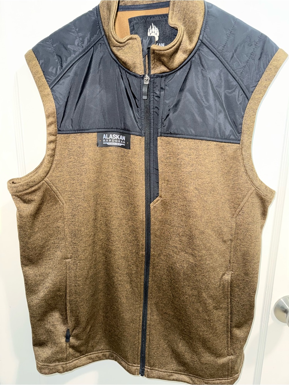 Duluth trading/  Alaskan hardwear vest - EUC - worn once size large